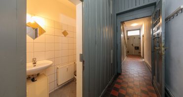 17 Flur mit Gäste-WC EG - Immobilienmakler-Potsdam.jpg