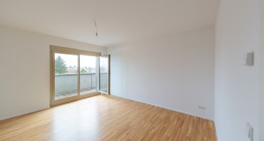 2 Balkonzimmer 1 - Immobilienmakler Potsdam.jpg