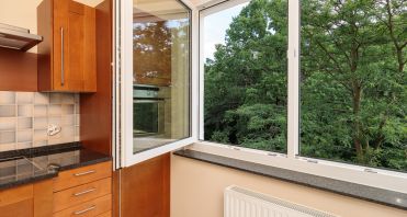 21 Blick in den benachbarten Wald - Immobilienmakler-Potsdam.jpg