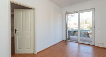 19 Zimmer mit Balkonzugang 2 - Immobilienmakler-Potsdam.jpg